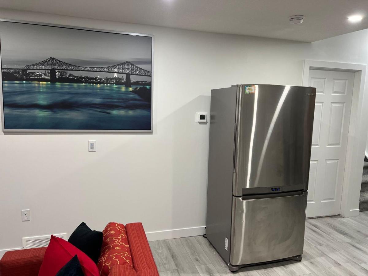 Beautiful 2 Bedroom Home Away From Home YYC 외부 사진