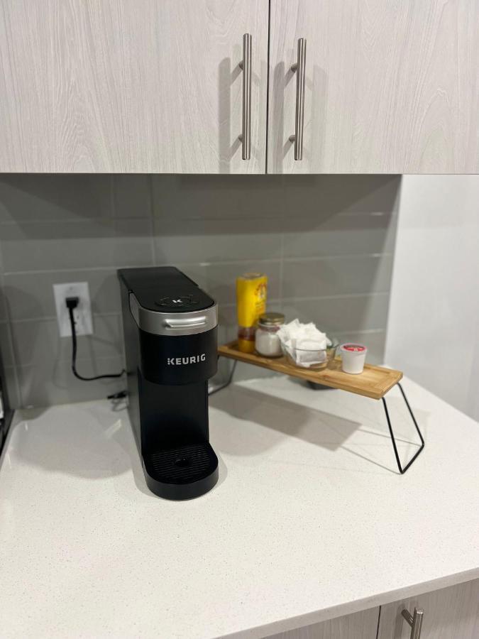 Beautiful 2 Bedroom Home Away From Home YYC 외부 사진