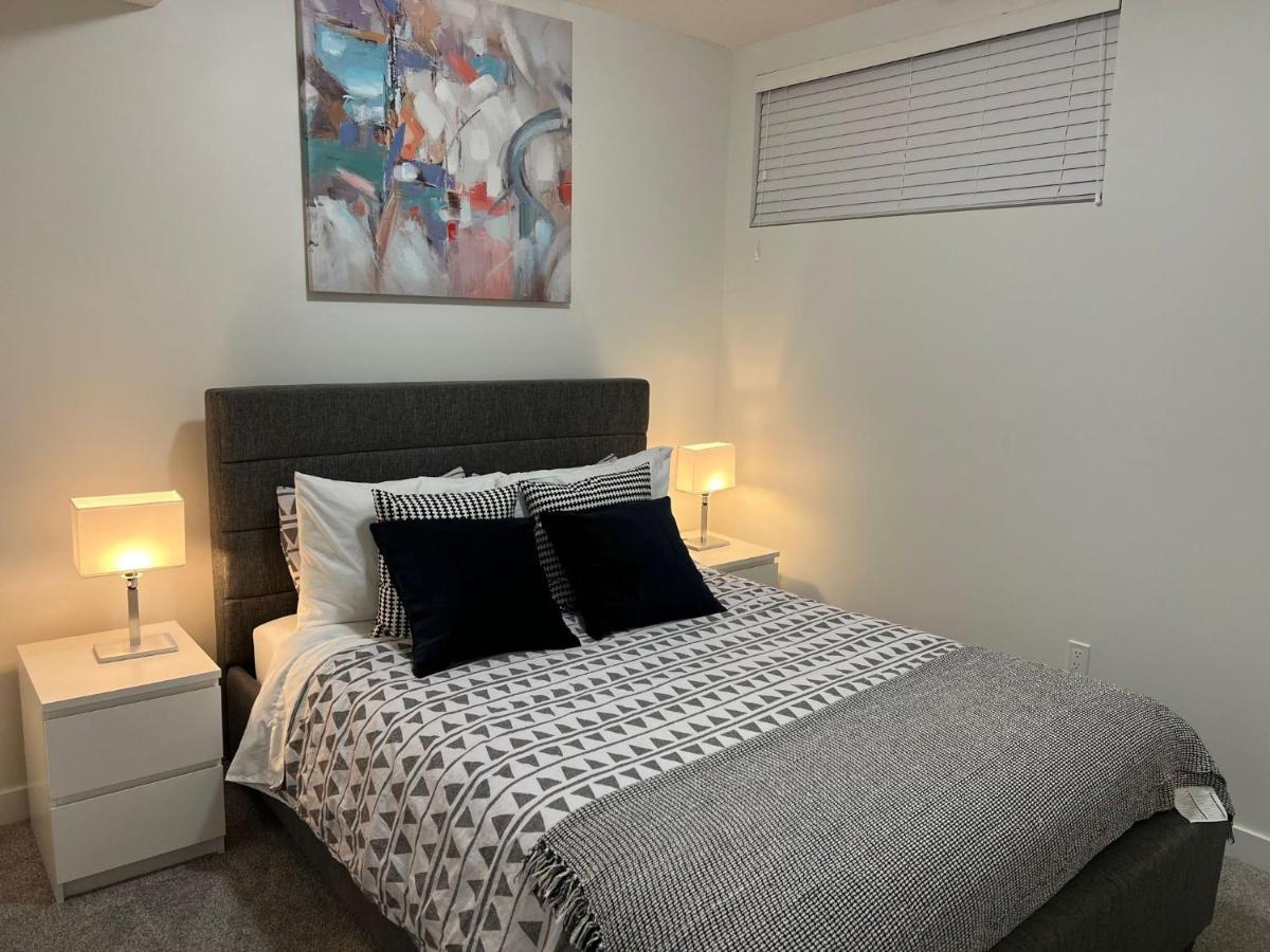 Beautiful 2 Bedroom Home Away From Home YYC 외부 사진