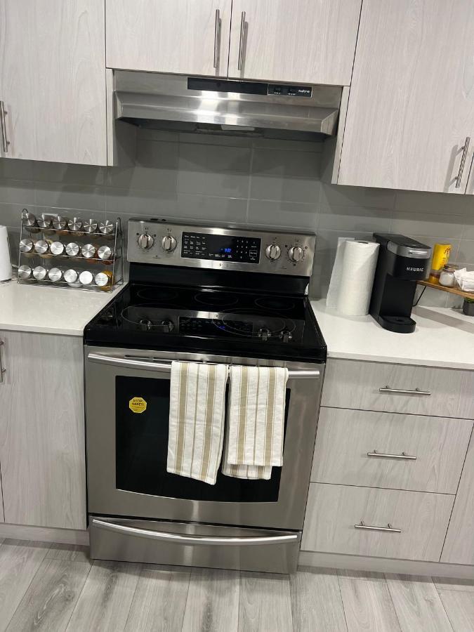 Beautiful 2 Bedroom Home Away From Home YYC 외부 사진